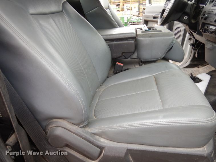 image for item DJ6900 2014 Ford F550 Super Duty XL  rollback truck