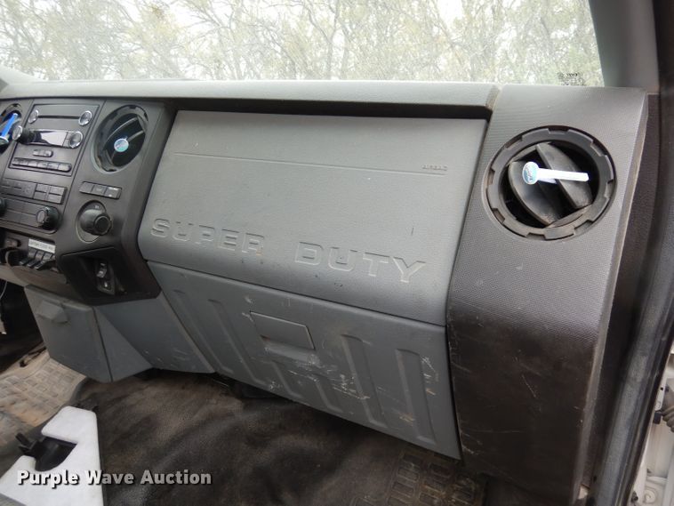 image for item DJ6900 2014 Ford F550 Super Duty XL  rollback truck