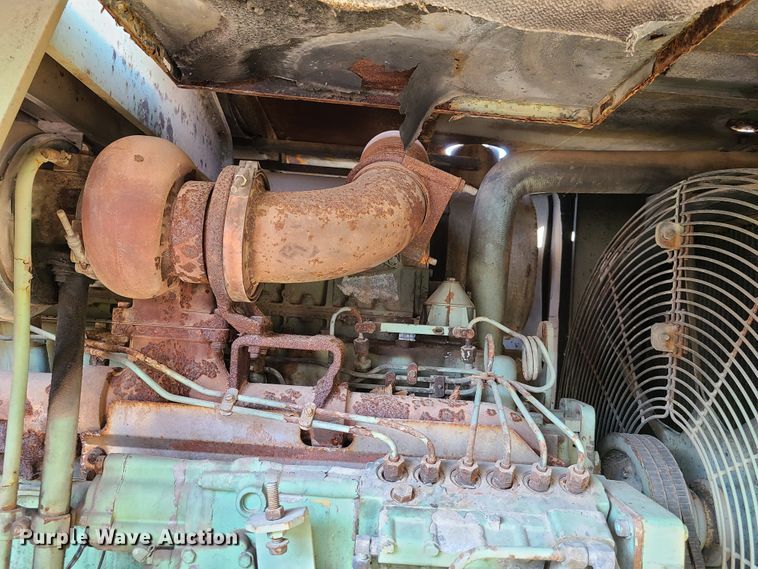 image for item DY9967 Sullair 900H  air compressor