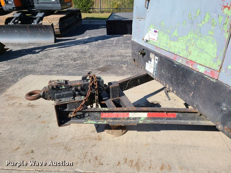 image for item DY9967 Sullair 900H  air compressor