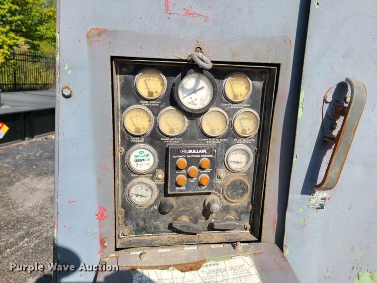 image for item DY9967 Sullair 900H  air compressor