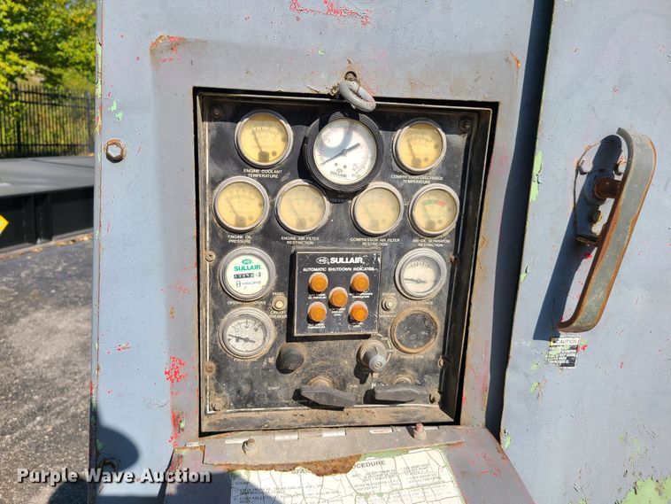 image for item DY9967 Sullair 900H  air compressor