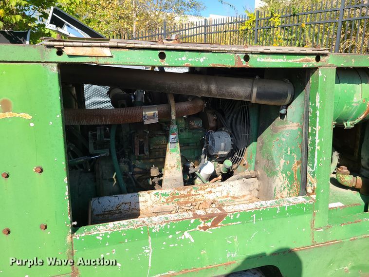 image for item DY9969 Sullair 375Q  air compressor