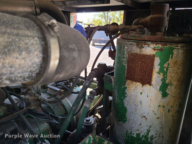 image for item DY9969 Sullair 375Q  air compressor