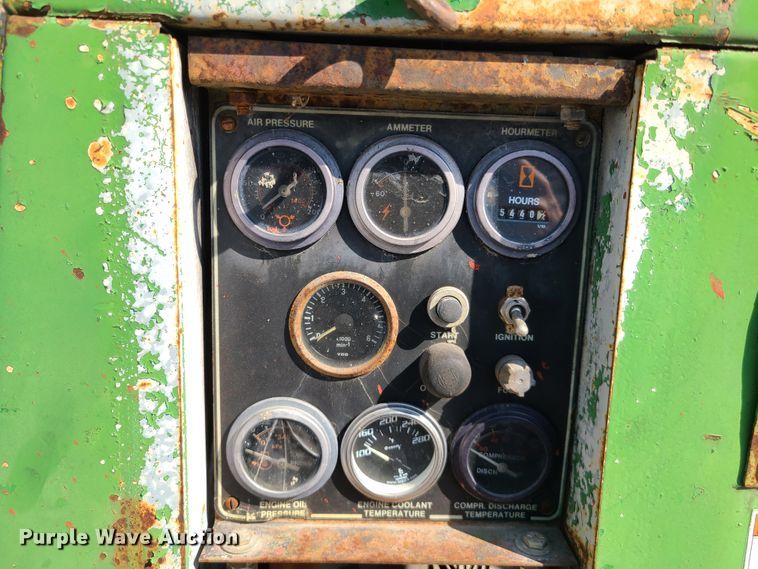 image for item DY9969 Sullair 375Q  air compressor