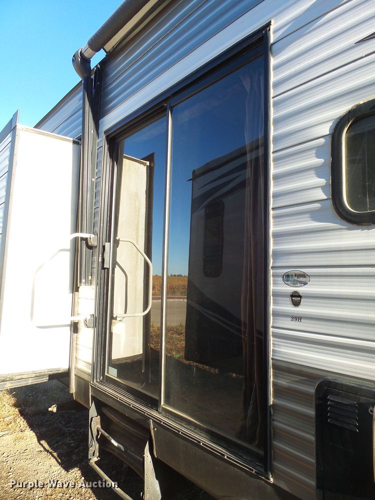 image for item EF9677 2013 Forest River Cherokee  camper