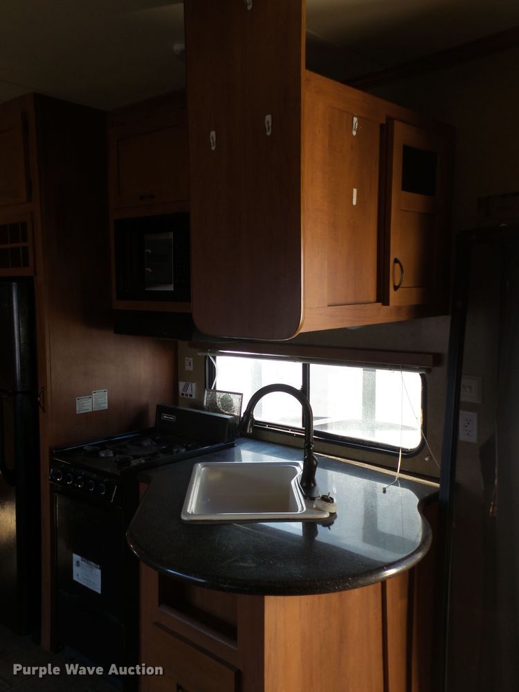 image for item EF9677 2013 Forest River Cherokee  camper