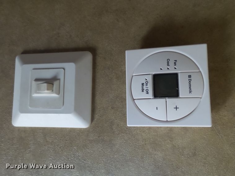 image for item EF9677 2013 Forest River Cherokee  camper