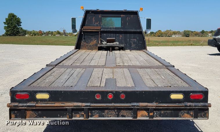 image for item EL9509 2001 International 4700  flatbed truck