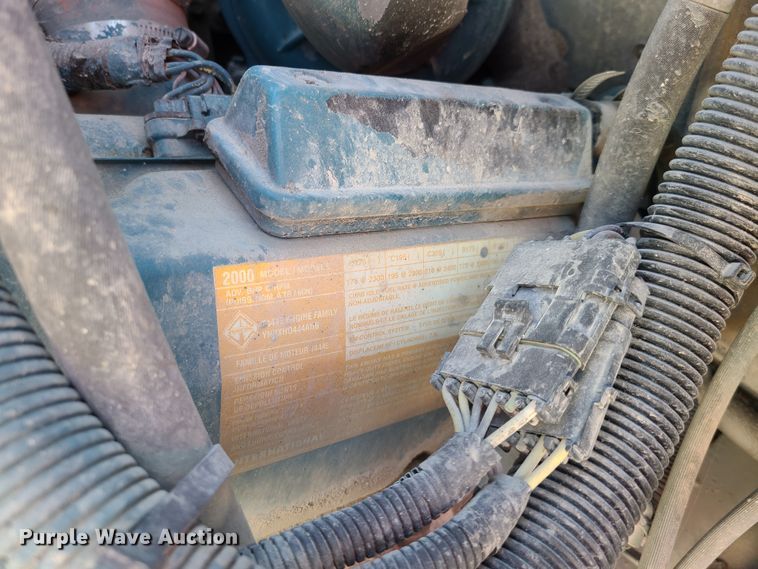 image for item EL9509 2001 International 4700  flatbed truck