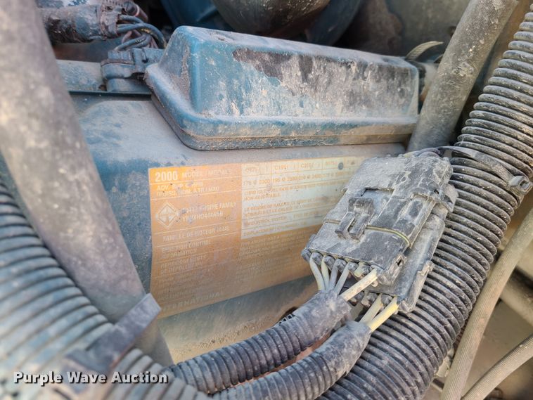 image for item EL9509 2001 International 4700  flatbed truck