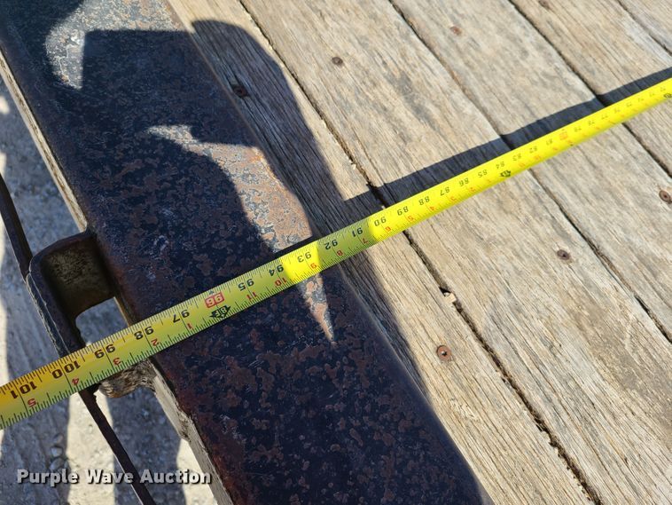 image for item EL9509 2001 International 4700  flatbed truck