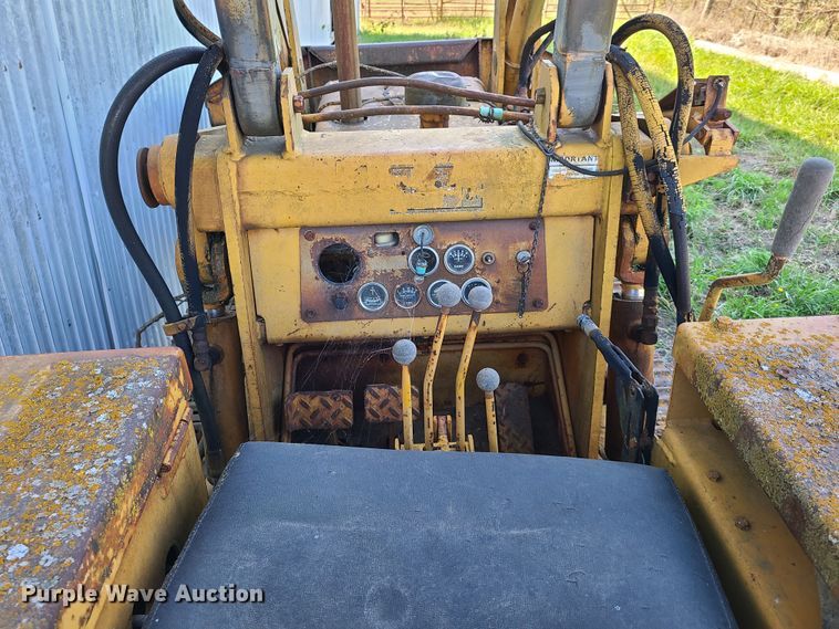 image for item EL9514 1972 Case 450  track loader