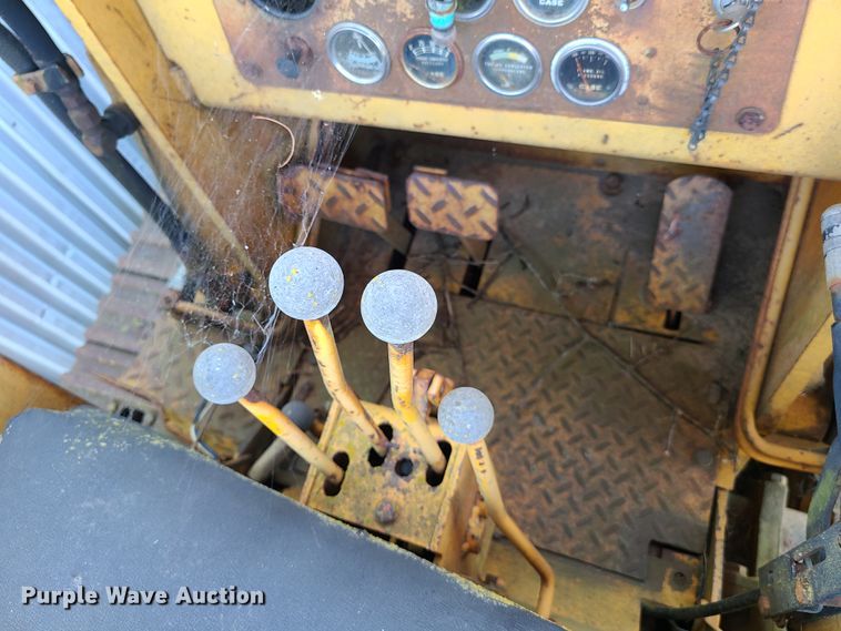 image for item EL9514 1972 Case 450  track loader