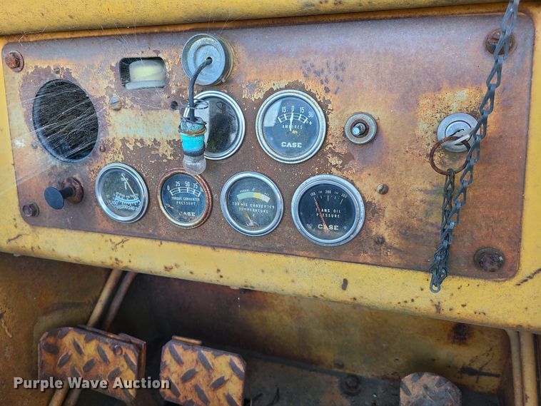 image for item EL9514 1972 Case 450  track loader