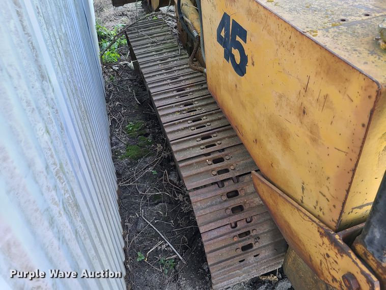 image for item EL9514 1972 Case 450  track loader