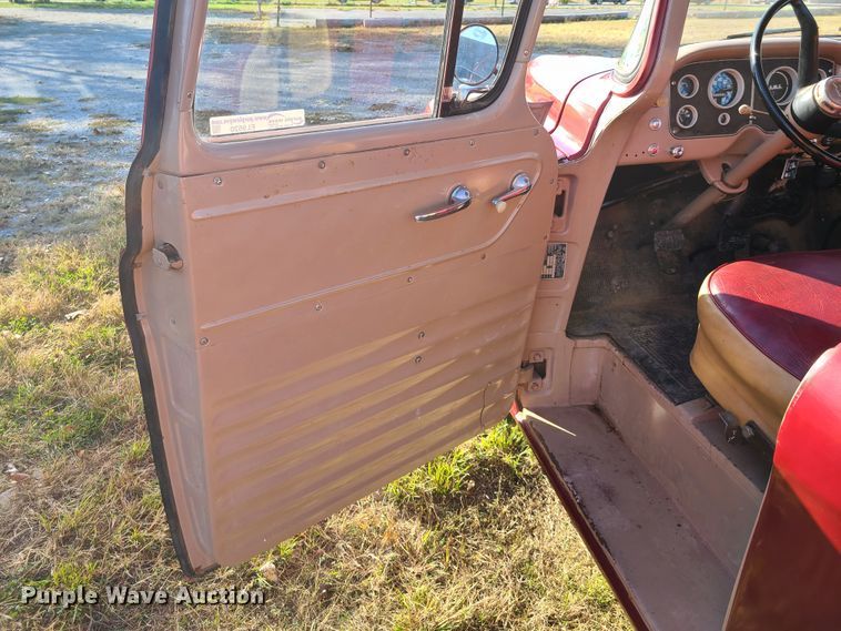 image for item EL9520 1959 GMC 150  flatbed pickup truck