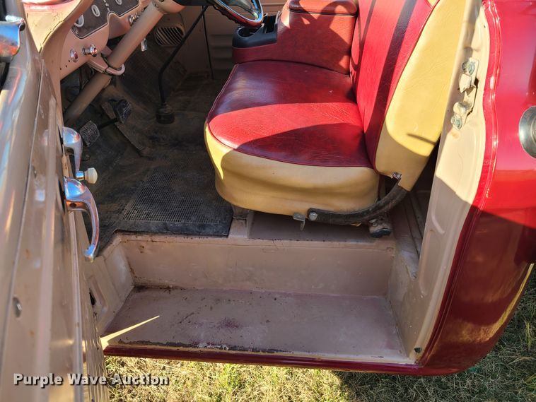 image for item EL9520 1959 GMC 150  flatbed pickup truck