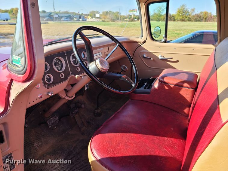 image for item EL9520 1959 GMC 150  flatbed pickup truck