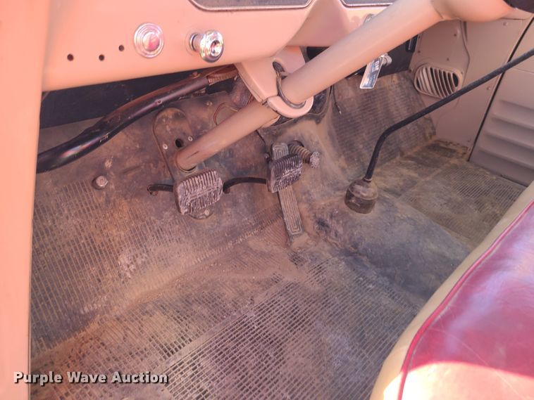 image for item EL9520 1959 GMC 150  flatbed pickup truck