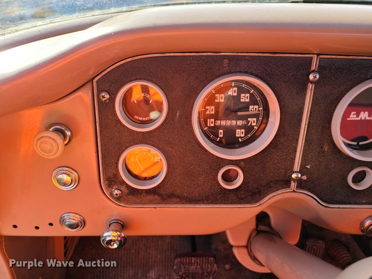 image for item EL9520 1959 GMC 150  flatbed pickup truck