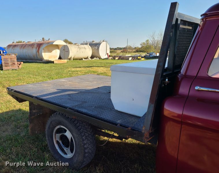 image for item EL9520 1959 GMC 150  flatbed pickup truck