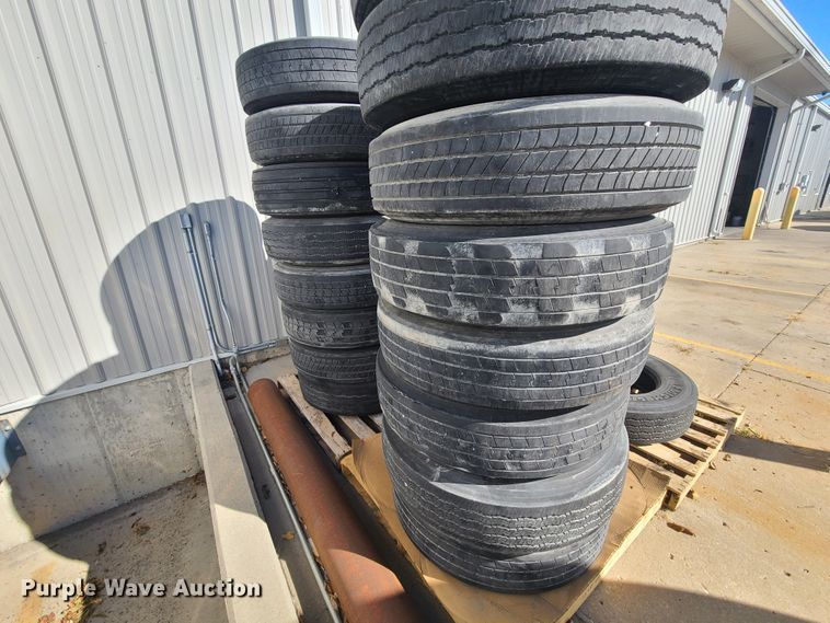 image for item EL9523 (24) 285/75R24.5LP tires