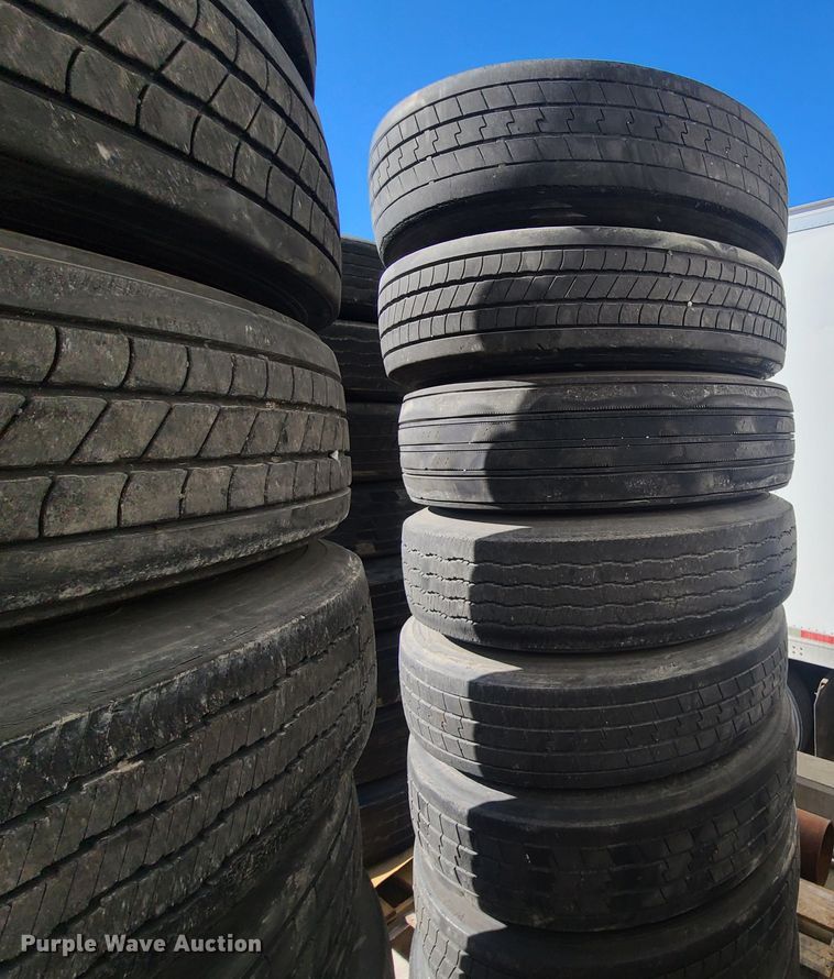 image for item EL9523 (24) 285/75R24.5LP tires