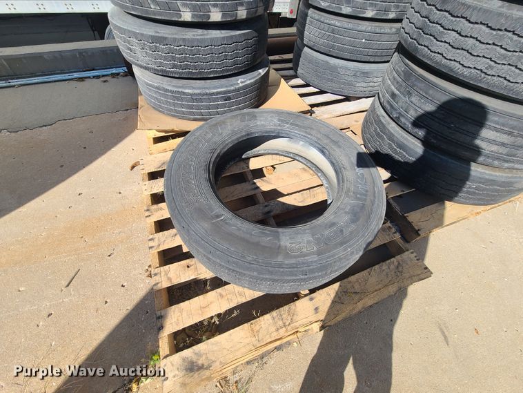 image for item EL9523 (24) 285/75R24.5LP tires