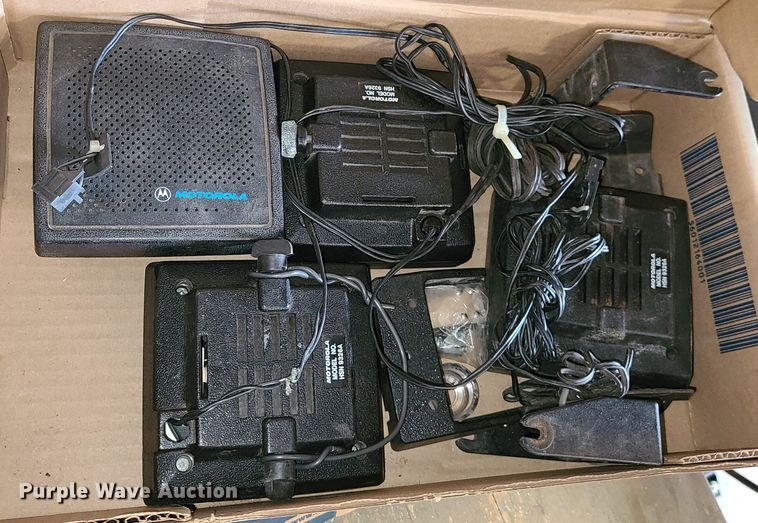 image for item EL9526 (28) CB radios