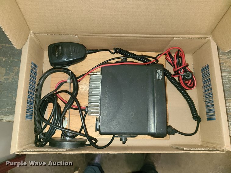 image for item EL9526 (28) CB radios