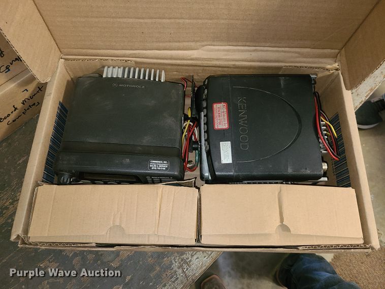 image for item EL9526 (28) CB radios