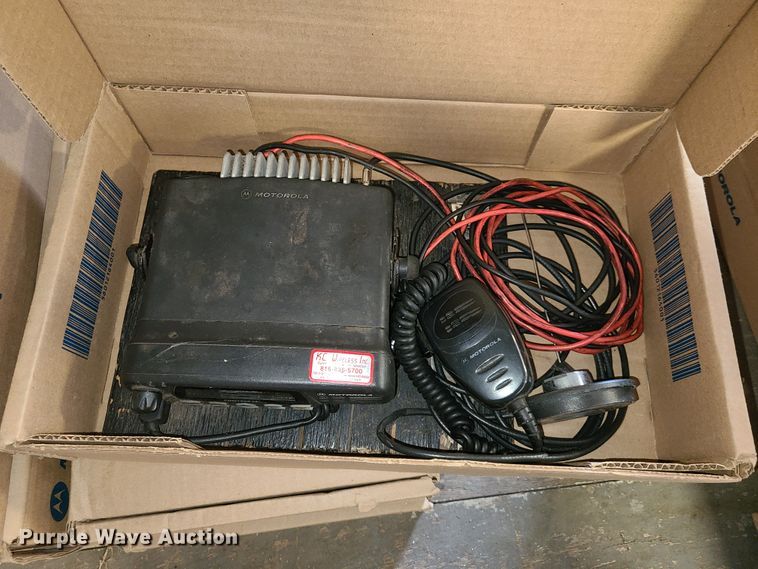 image for item EL9526 (28) CB radios