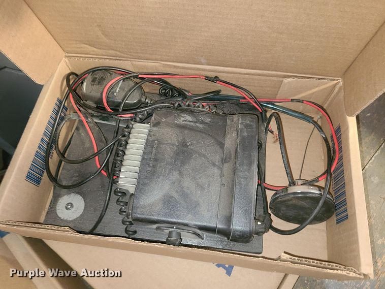 image for item EL9526 (28) CB radios