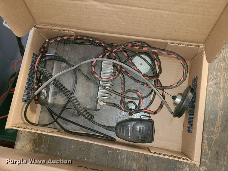 image for item EL9526 (28) CB radios