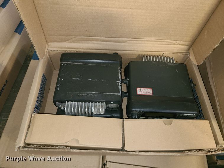 image for item EL9526 (28) CB radios