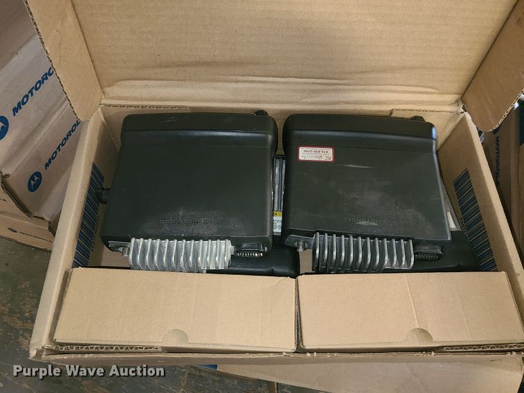 image for item EL9526 (28) CB radios