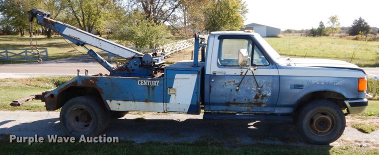 image for item FG9528 1989 Ford F450 Super Duty XL  tow truck