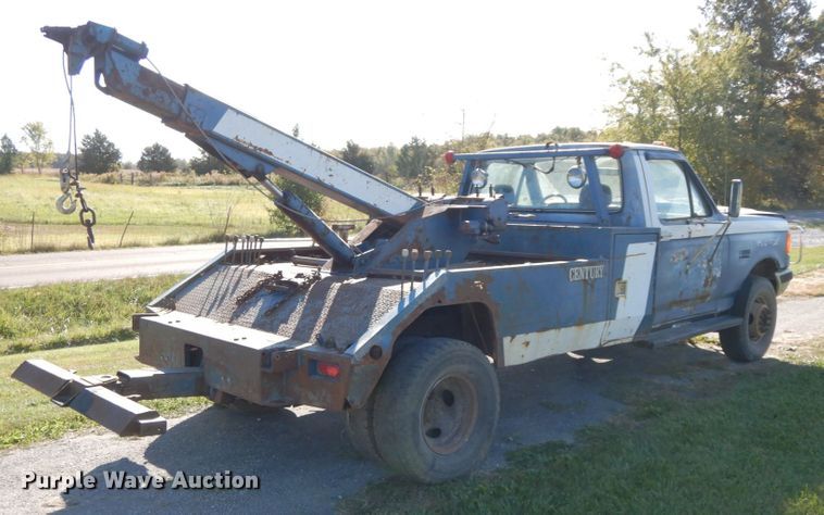 image for item FG9528 1989 Ford F450 Super Duty XL  tow truck