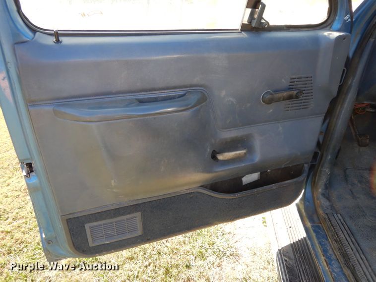 image for item FG9528 1989 Ford F450 Super Duty XL  tow truck