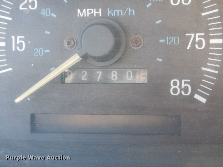 image for item FG9528 1989 Ford F450 Super Duty XL  tow truck