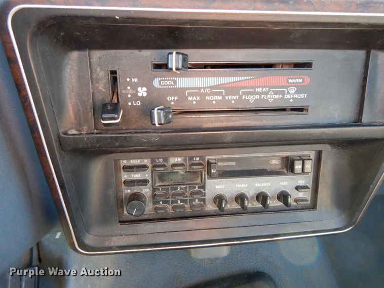 image for item FG9528 1989 Ford F450 Super Duty XL  tow truck