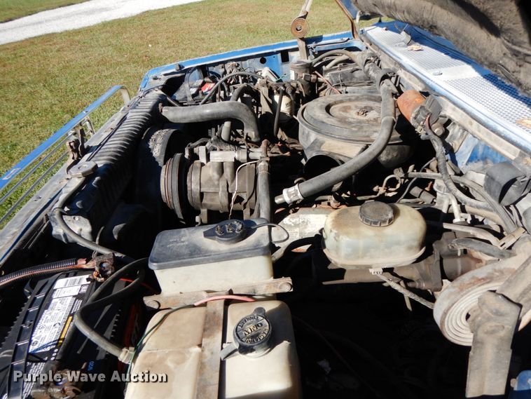 image for item FG9528 1989 Ford F450 Super Duty XL  tow truck