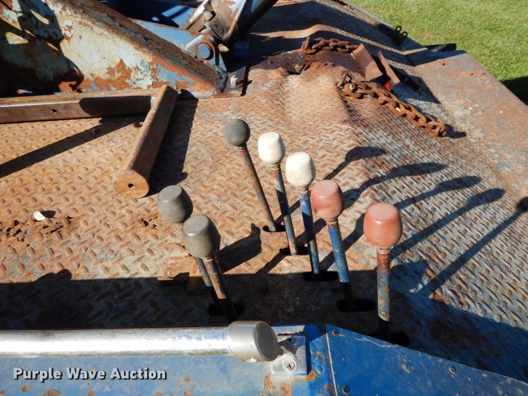 image for item FG9528 1989 Ford F450 Super Duty XL  tow truck