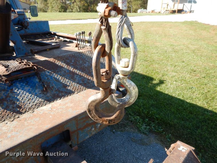 image for item FG9528 1989 Ford F450 Super Duty XL  tow truck