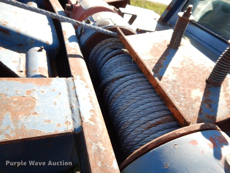 image for item FG9528 1989 Ford F450 Super Duty XL  tow truck