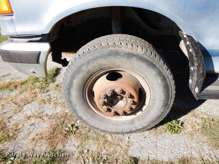 image for item FG9528 1989 Ford F450 Super Duty XL  tow truck