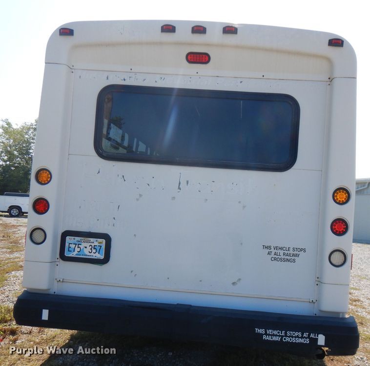 image for item FR9112 2008 Ford E350  shuttle bus