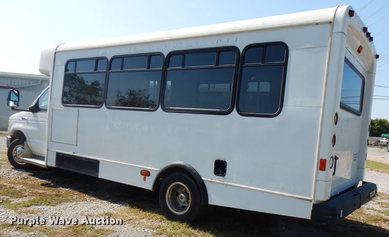 image for item FR9112 2008 Ford E350  shuttle bus