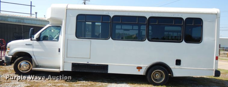 image for item FR9112 2008 Ford E350  shuttle bus